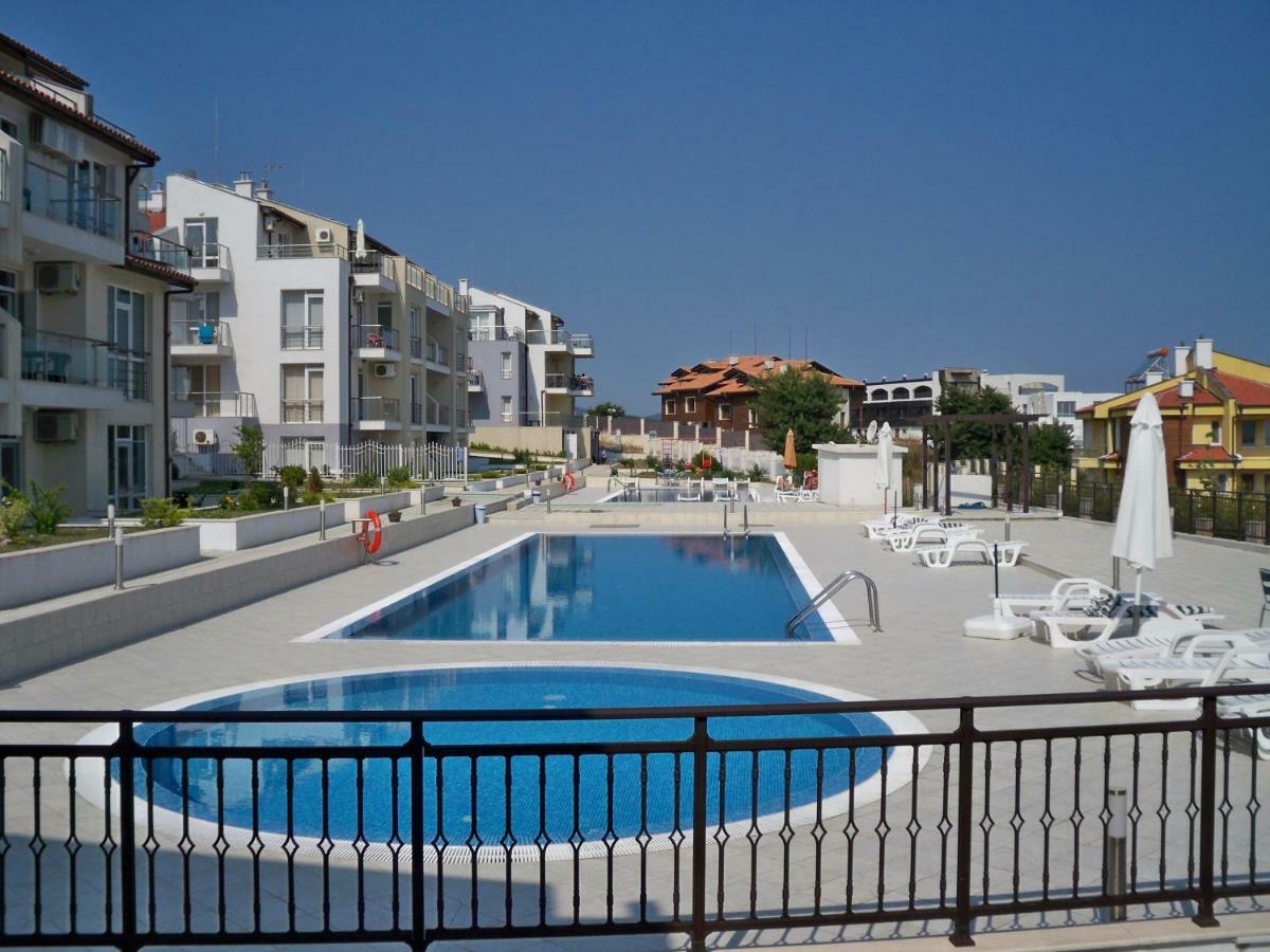 Menada Apolon Apartments ソゾポル エクステリア 写真